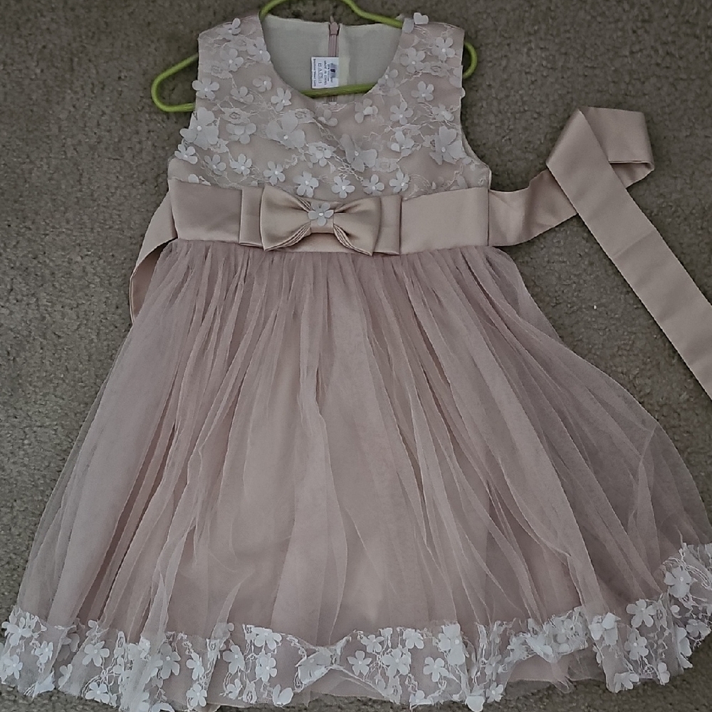 Elegant Floral Kids Dress in Cream